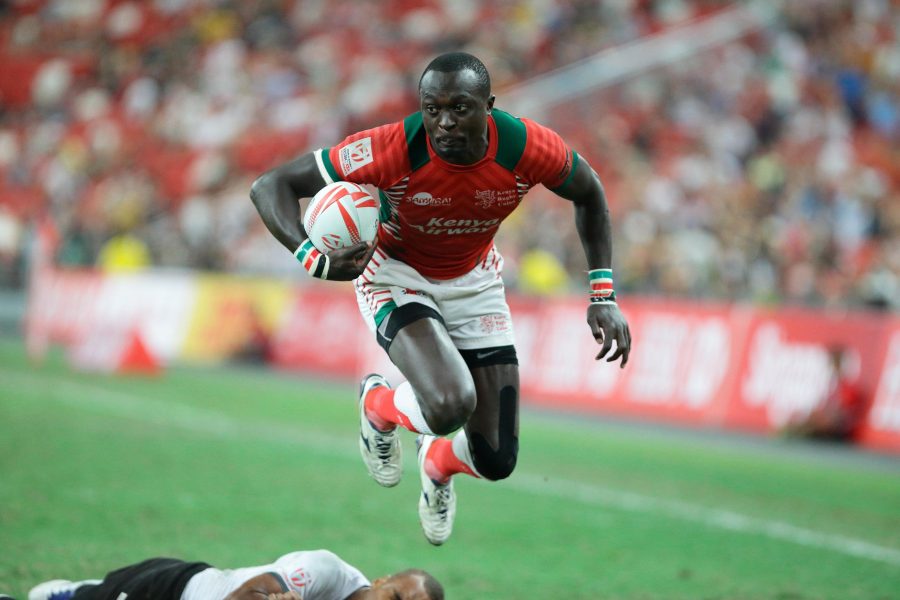 Kenya 7s speedster Collins Injera leaves Fijian Marker well beaten . Photo Courtesy/World Rugby