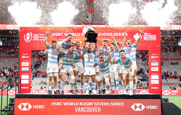 Argentina Celebrate after winning the Vancouver 7s title. Photo Courtesy/KLCEE for World Rugby.