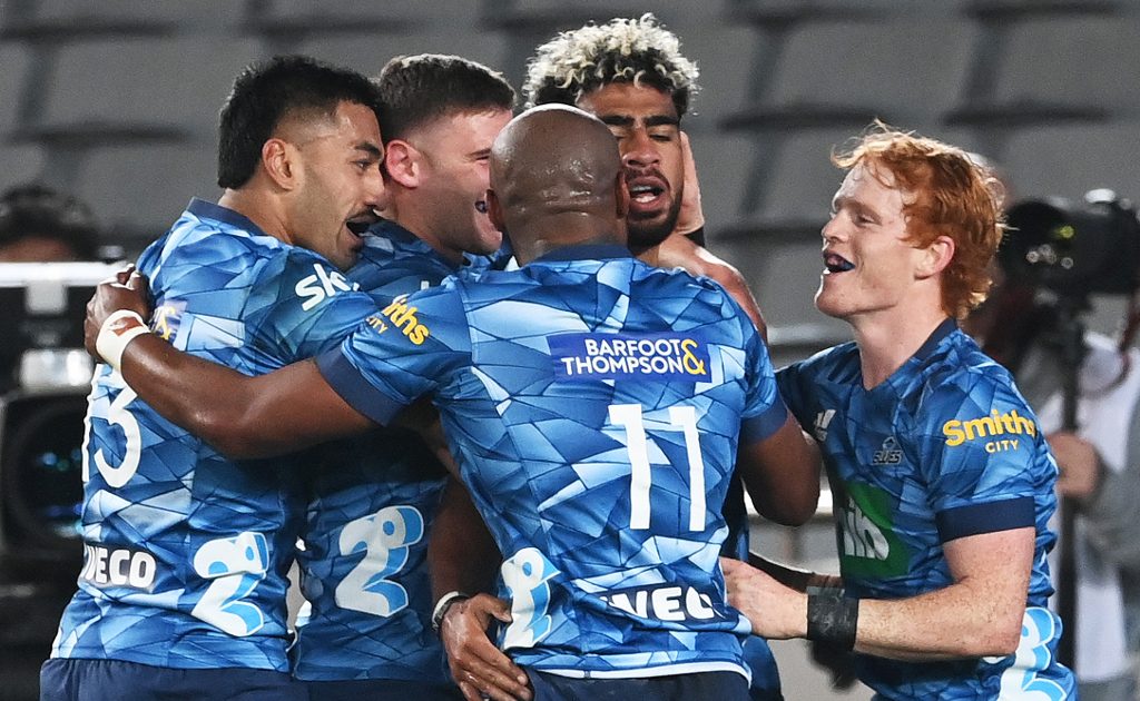 Blues Players celebrate. PHOTO/ Planet Rugby