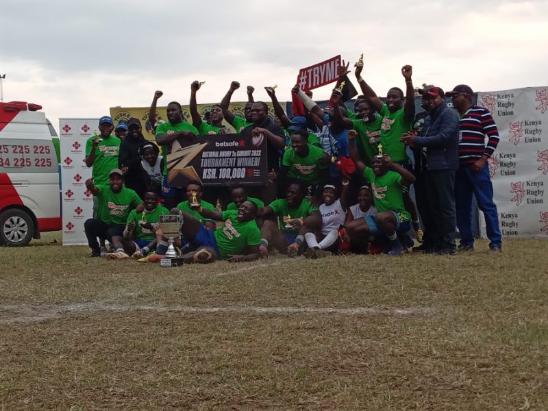 Menengai Oilers celebrate after winning Prinsloo 7s. They will be keen to win Kakamega 7s to get the first 7s title.