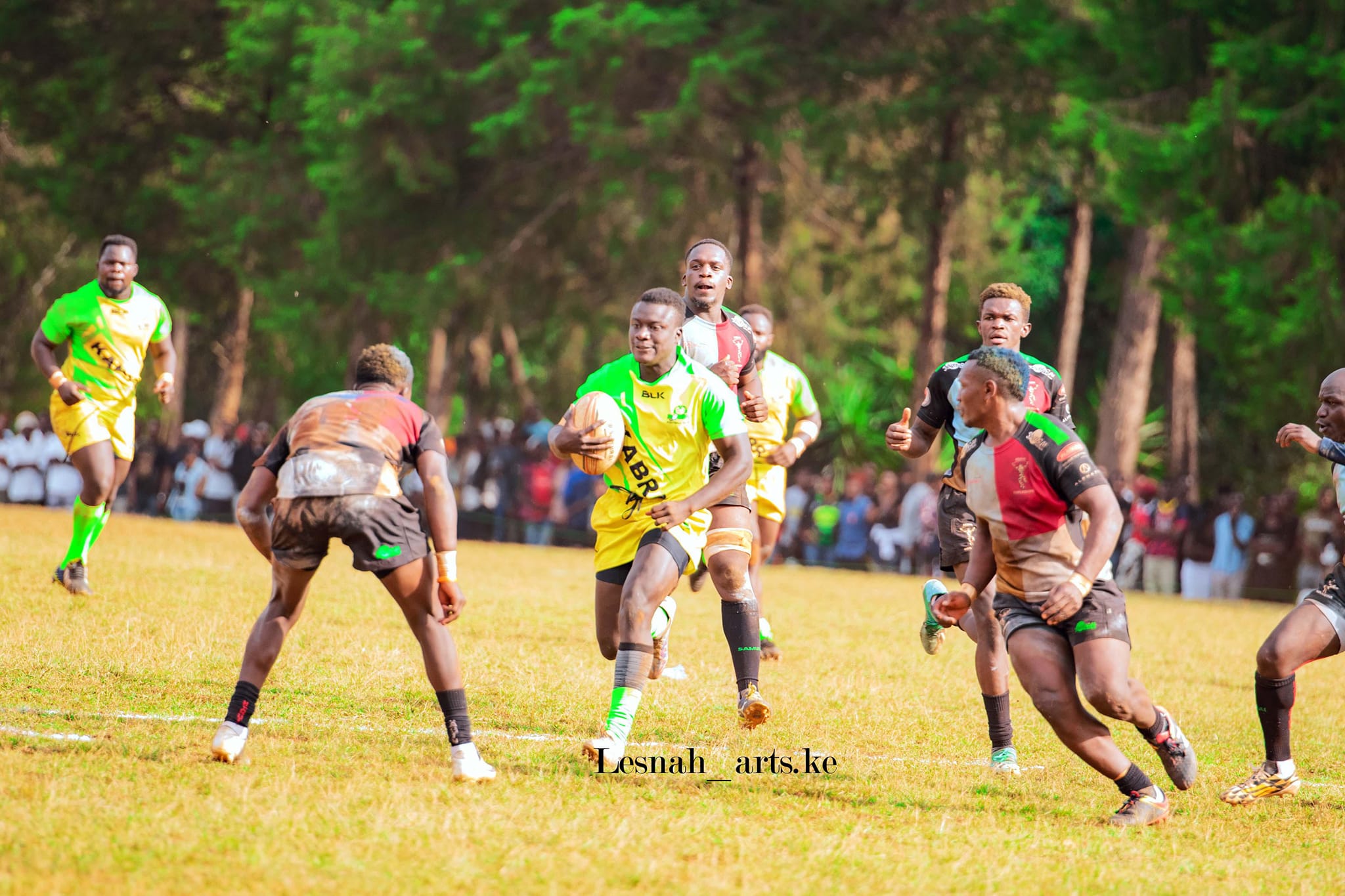 Kabras Dan Angwech races away from Quins defence, Photo Courtesy/ Lesnsah Image.