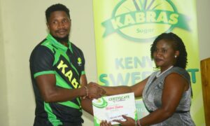 Kabras RFC playmaker Ntabeni Dukisa receives his award as Player of the season. PHOTO/Scrummage Africa