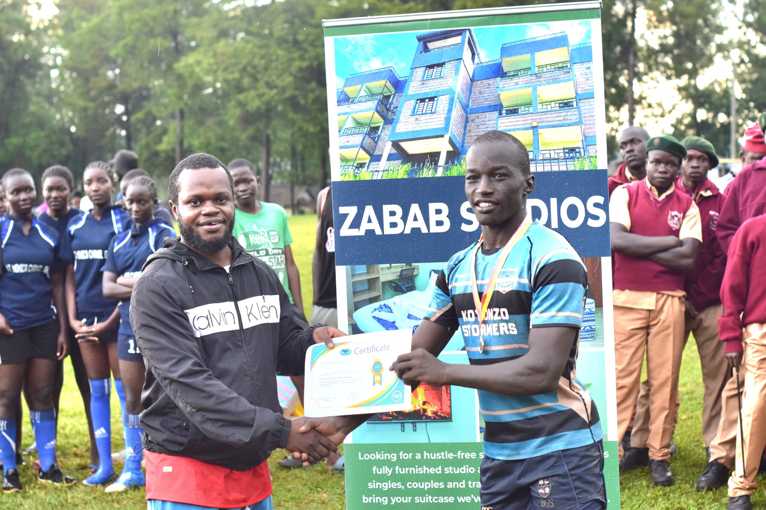 Scrummage Katch 7s Top Try Scorer – Eric Mbakaya (Koyonzo) pose for a photo. PHOTO/ Vinnie Creations for Scrummage