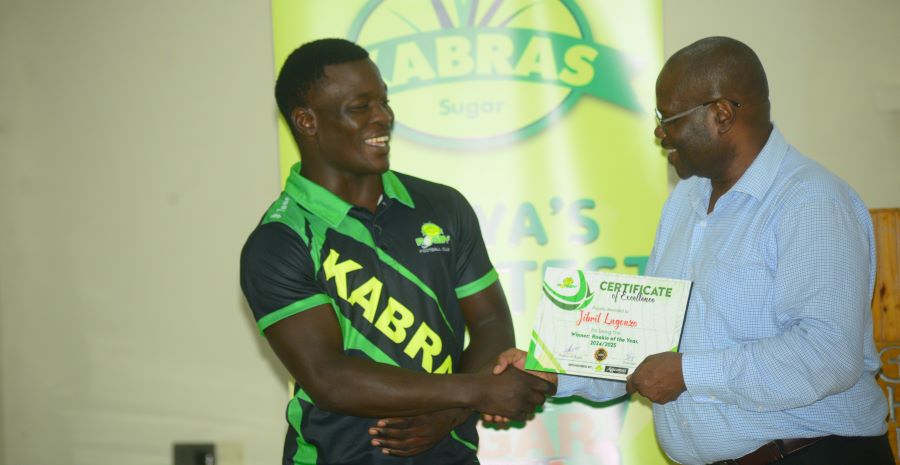 Jibril Lugonzo receiving the ESS player of the season award. PHOTO/Scrummage Africa